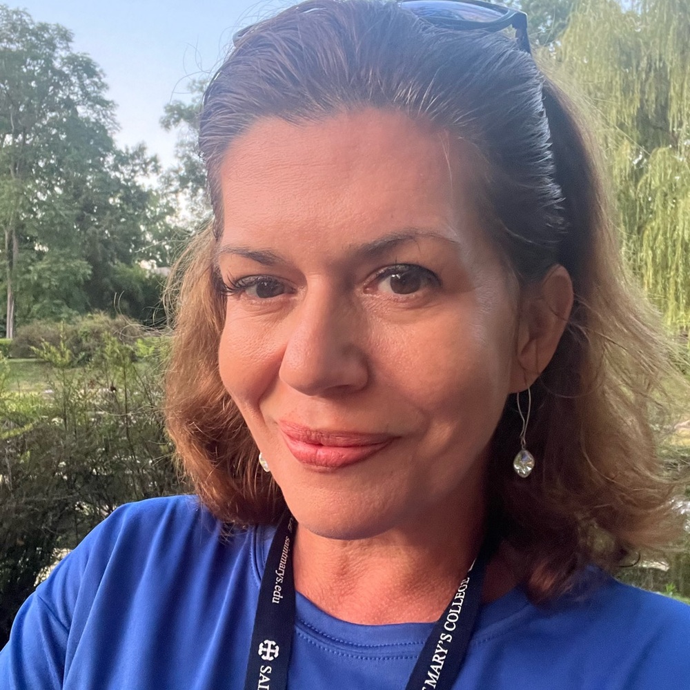 Meet your Posher, Gabriela